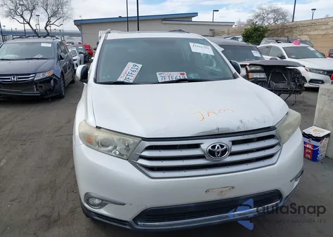 2011 Toyota Highlander Se V6 z USA, uszkodzony, nr VIN 5TDZK3EH1BS028777